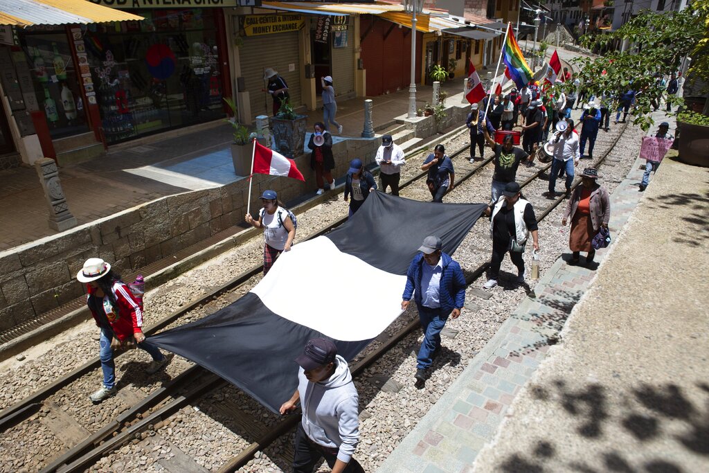 Περού: Διαδηλωτές απέκλεισαν την κυριότερη πρόσβαση στο Μάτσου Πίτσου – Εκατοντάδες τουρίστες εγκλωβισμένοι