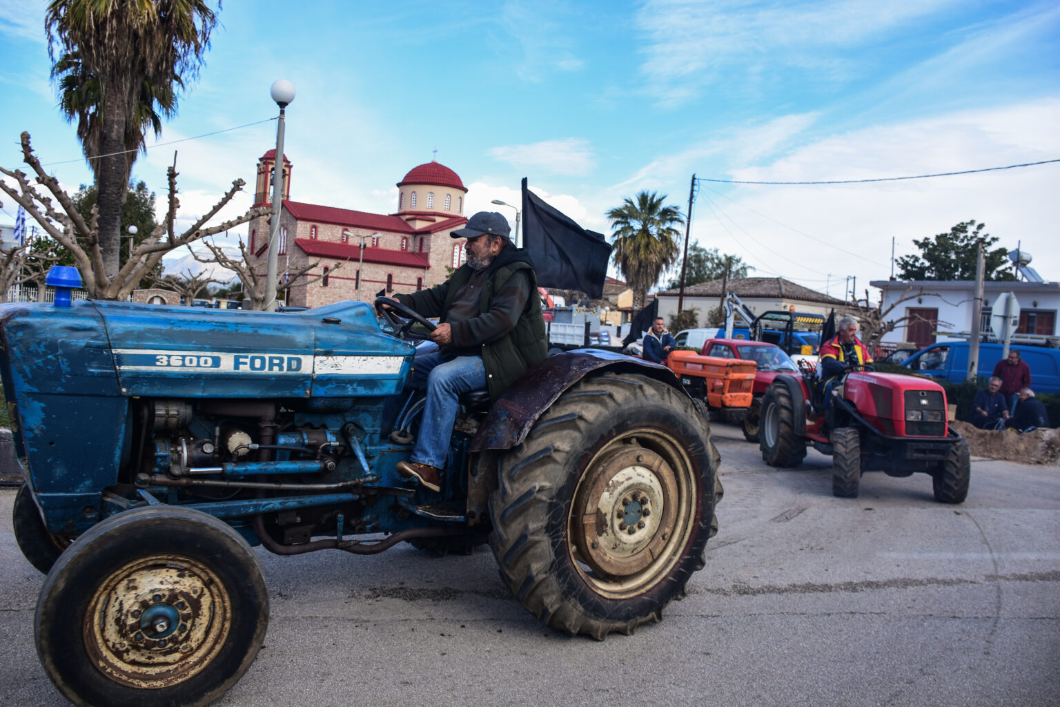 Αγρότες: Κάθοδος στην Αθήνα υπό τη συνεχή επιτήρηση της ΕΛΑΣ