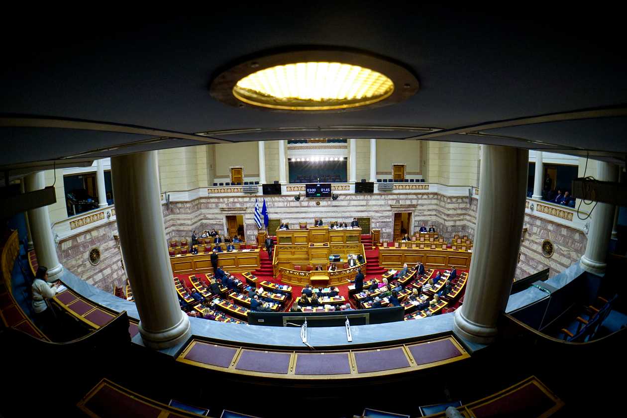 Βουλή: Ολοκληρώνεται η συζήτηση για την πρόταση δυσπιστίας με τις ομιλίες των πολιτικών αρχηγών