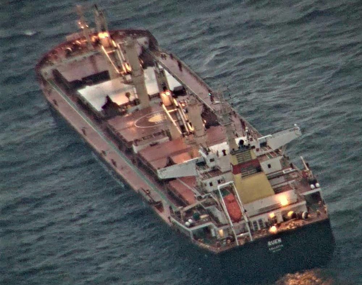 Υεμένη: Νέα επίθεση σε ελληνόκτητο πλοίο – Αναφορές για 4 σοβαρά τραυματίες και 3 αγνοούμενους