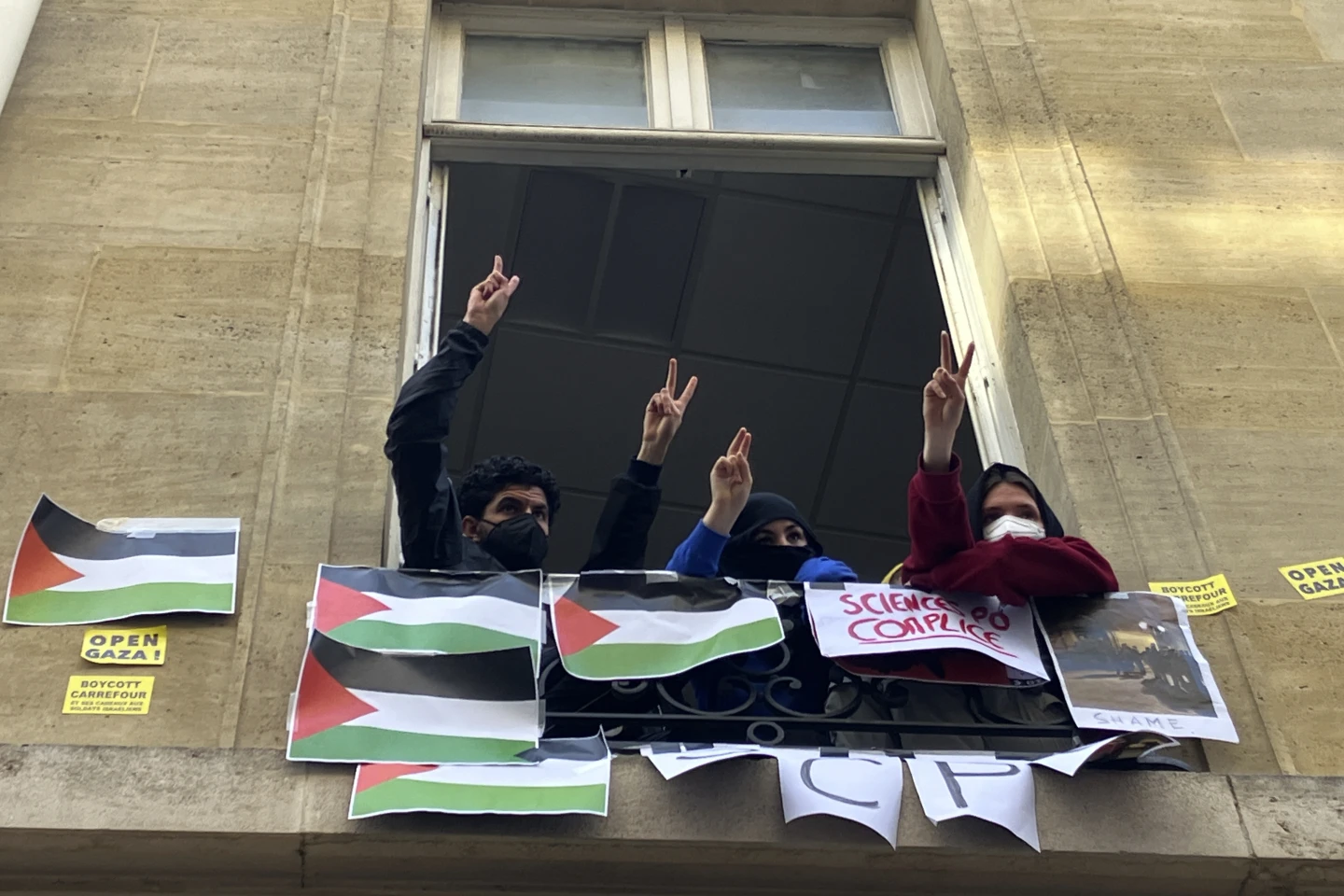 Γαλλία: Φοιτητές απέκλεισαν το Ινστιτούτο Πολιτικών Σπουδών διαμαρτυρόμενοι για τη Γάζα