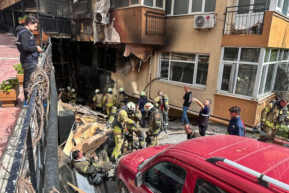 Φωτιά στην Κωνσταντινούπολη: Στους 27 ο αριθμός των νεκρών