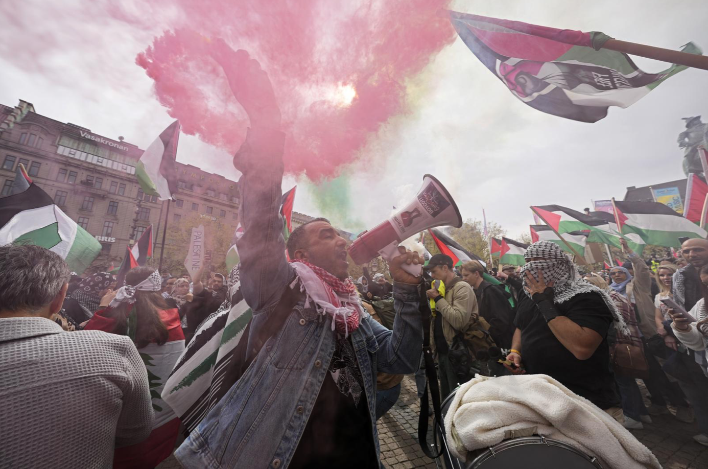 Eurovision 2024: Διαδηλωτές για την Παλαιστίνη «πολιορκούν» το Μάλμε